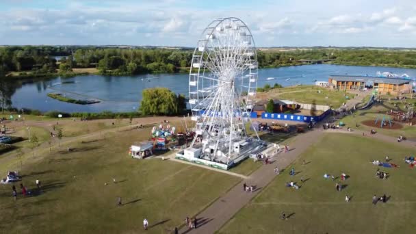Ferris Wheel Rides Willen Lake Public Park Milton Keynes Inglaterra — Vídeo de Stock