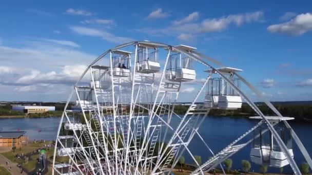 Ferris Wheel Rides Willen Lake Public Park Milton Keynes Engeland — Stockvideo