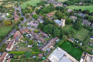 İngiltere 'de İngiliz Kırsal Bölgesi ve Köyü Yüksek Açı Görünümü