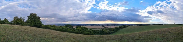 イギリスの田舎と村の高い角度ビュー — ストック写真