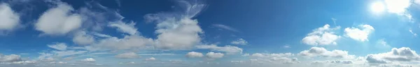 Belas Nuvens Cena Sobre Cidade Britânica Inglaterra Reino Unido — Fotografia de Stock