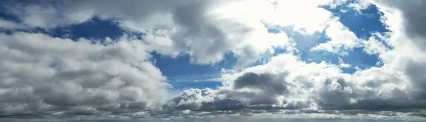 Schöne Wolkenlandschaft Über Der Britischen Stadt England — Stockfoto