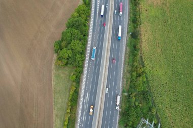  Kırsal bölgedeki Otoyolların Hava Görünümü