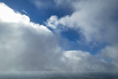 Güzel Mavi Gökyüzü Bulutsuz Açık Güneşli bir günde
