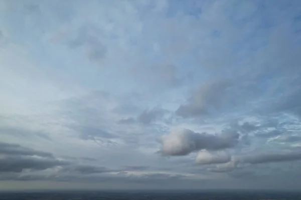 Belas Nuvens Cena Sobre Cidade Britânica Inglaterra Reino Unido — Fotografia de Stock