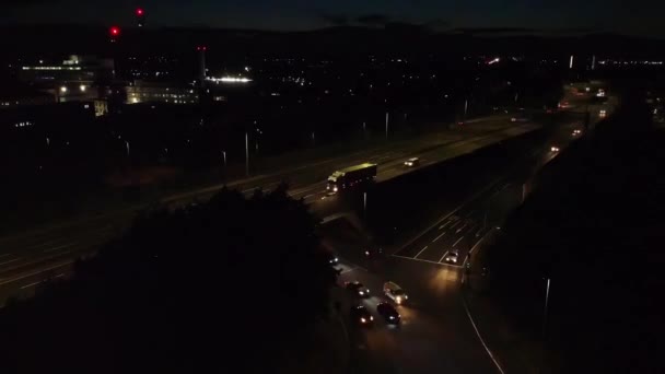 Illuminated Roads Traffic British City Night — Stockvideo