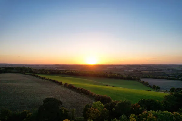 英国郊区英国羊场的高角景观 日落时间 — 图库照片