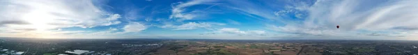 Przez Chmury Nad Niebem — Zdjęcie stockowe