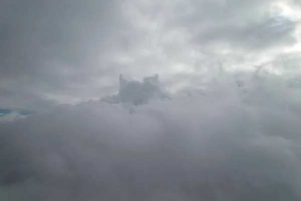 Través Las Nubes Por Encima Del Cielo —  Fotos de Stock