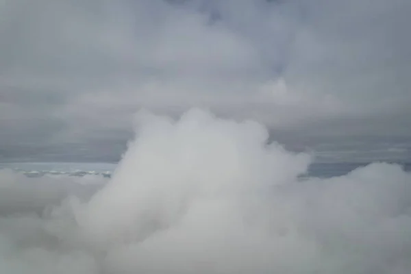 Através Das Nuvens Acima Céu — Fotografia de Stock