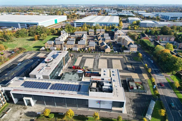 ENGLAND, DUNSTable ToWN - 22ND ECTOBER, 2022: Yüksek açılı Drone Kameralı Merkez Bedfordshire Yüksek Öğrenim Koleji, gün batımı saati