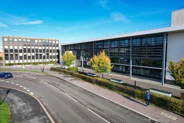 ENGLAND, DUNSTable ToWN - 22ND ECTOBER, 2022: Yüksek açılı Drone Kameralı Merkez Bedfordshire Yüksek Öğrenim Koleji, gün batımı saati