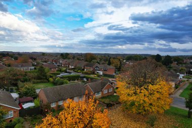 Bulutlu bir günde, Britanya 'nın Luton şehrinin hava görüntüsü  