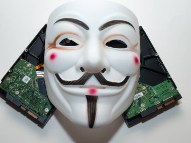 Guy Fawkes, Anonim Hacker maskesi gibi. Siber güvenlik uygulaması için mükemmel görüntüler.