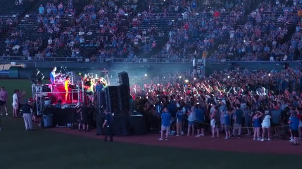 カンザスシティ ミズーリ州 2022年8月27日 カンザスシティ ロイヤルズ対サンディエゴ パドレス 続いてI Love Postgame Concert — ストック動画