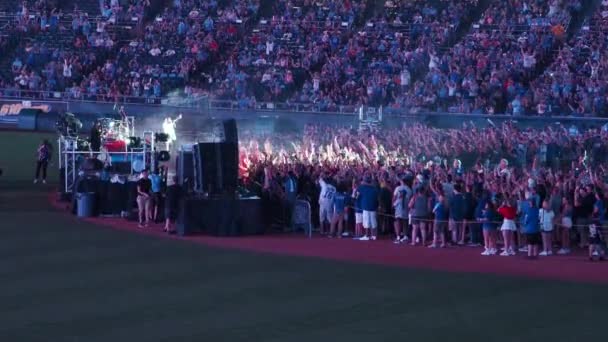 カンザスシティ ミズーリ州 2022年8月27日 カンザスシティ ロイヤルズ対サンディエゴ パドレス 続いてI Love Postgame Concert — ストック動画