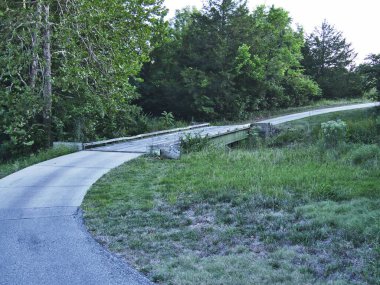 Gaziler parkındaki eski ahşap köprü - Spring Hill Kansas
