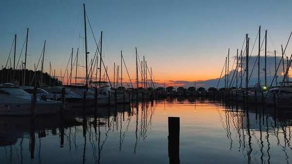 Yachts Moored City Harbor — Stock Photo, Image