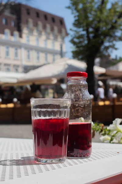 Compote Red Yelloy Cherries Berries Refreshing Summer Drinkon Open Veranda — Φωτογραφία Αρχείου