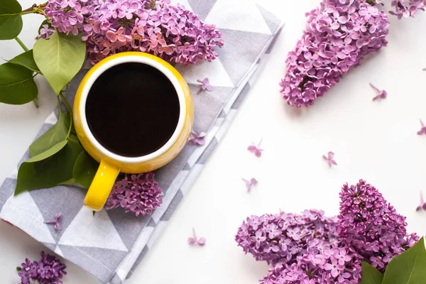 Mug Black Coffee Lilac Morning Coffee Cup — стоковое фото