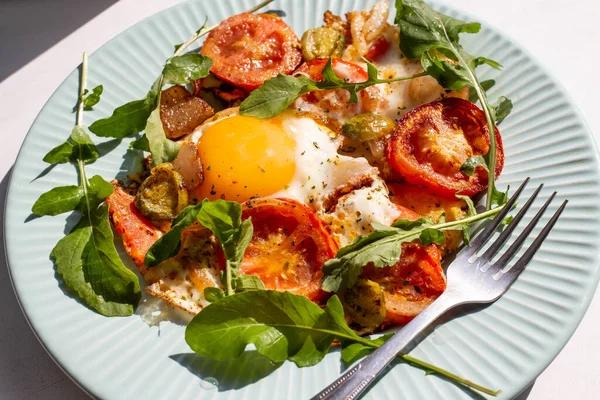 Dish Fries Eggs Pepper Tomatoes Arugula Shakshuka — Stock Photo, Image