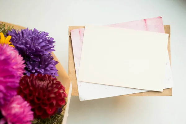 Invitation Card Mockup Asters Autumn Bouquet — стоковое фото
