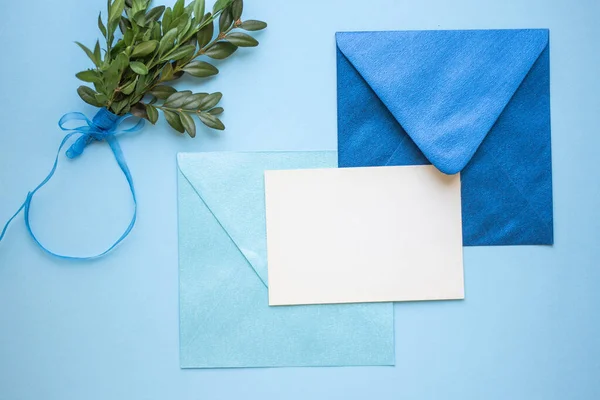 Card Mockup Leaves Blue Envelope Minimalistic — Stockfoto