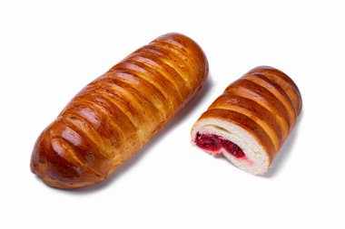 Beyaz tabakta ahududu reçelli çörek, yakın plan. Tam ve bölgesel dolgu. Yatay yönelim 