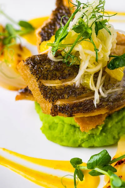 Grilled Salmon Steak Pea Paste Cabbage Young Shoots Yellow Sauce — Fotografia de Stock