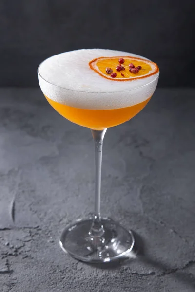 Cocktail Ice Orange Peppercorns Foam Glass Stands Concrete Table — Stockfoto