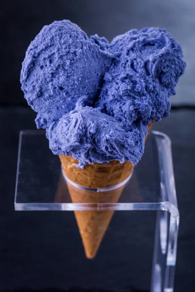 Lavender Ice Cream Waffle Cup Stand Dark Background Vertical Orientation — ストック写真