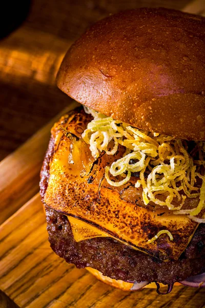 Burger Fresh Onions Fried Onions Cutlet Fried Cheese Wooden Board — Foto de Stock