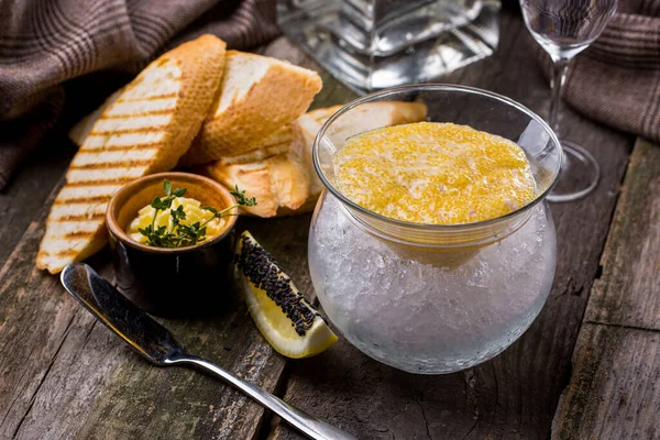 Pike Caviar Transparent Glass Bowl Which Stands Transparent Vase Ice — Stockfoto