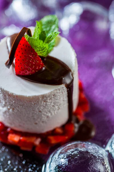 Dessert Panna Cotta Strawberry Pieces Chocolate Mint Purple Background Vertical — Stock fotografie