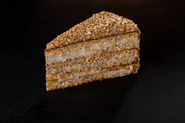 Siyah arka planda bir Napolyon parçası. Yatay yönelim