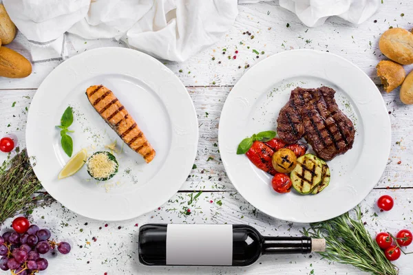 White Table Rosemary Bottle Wine Tomatoes Bread Grapes Thyme Peppercorns — Stockfoto