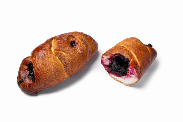 Croissant Mit Gewöhnlicher Marmelade Auf Einem Weißen Teller Großaufnahme Ganz — Stockfoto