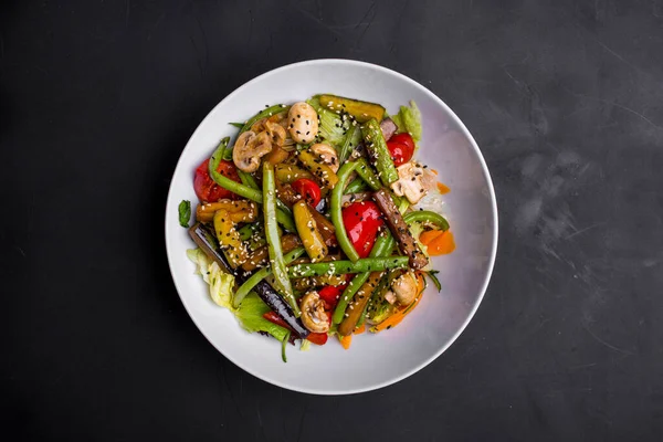 Salad Potatoes Asparagus Beans Sesame Seeds Tomatoes Mushrooms Salad Sauce — Fotografia de Stock