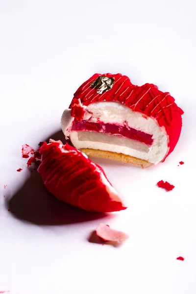 Sliced Dessert Form Red Heart Caramel Jelly Gold Leaf White — Zdjęcie stockowe