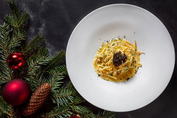 Spaghetti Sauce Sweet Potatoes Black Caviar Plate Table Christmas Tree — Stock Photo, Image