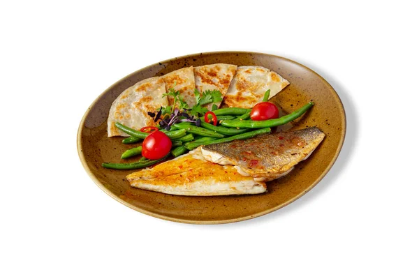 Fried Fish Fillet Tomatoes Asparagus Beans Pepper Lavash Plate White — Stok fotoğraf
