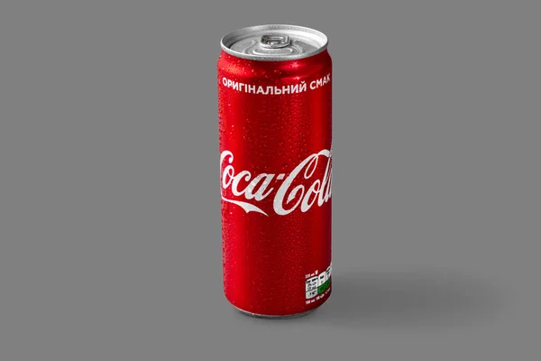 Jar Coca Cola Drops Cold Stands Gray Background — Fotografia de Stock