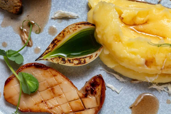 Grilled Sturgeon Fillet Mashed Potatoes Porcini Mushrooms Garlic Baby Onion — Zdjęcie stockowe