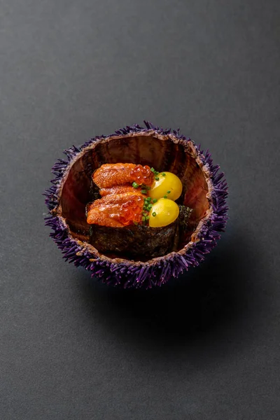 Japanese Dish Called Gunkan Sea Urchin Gunkan Rice Wrapped Nori — Foto de Stock