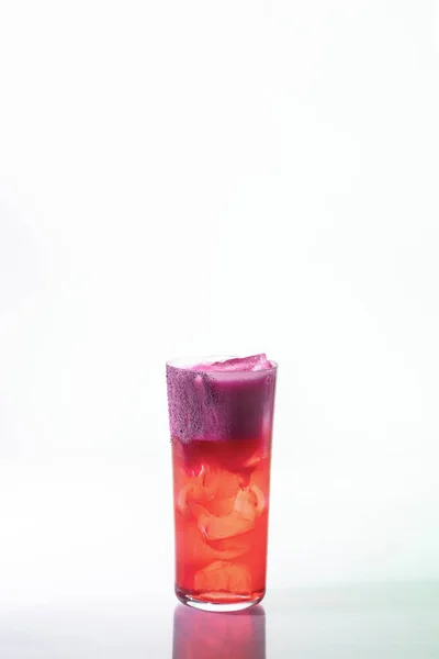Vodka Cocktail Organic Mind Vodka Infused Blackberry Rhubarb Shrab Cranberry — Stockfoto