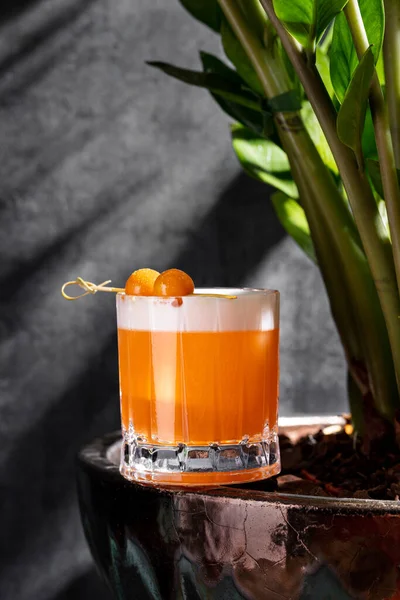 Mai Tai Cocktail Based Dark Light Rum Cointreau Lime Orange — Stockfoto