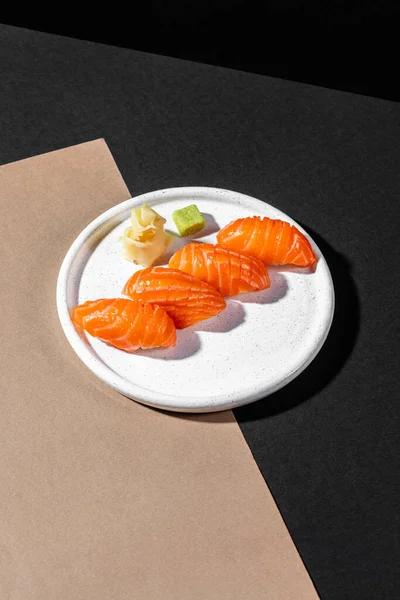 Nigiri Salmon Large Pieces Salmon Sashimi Lie Top Rice Nearby — ストック写真