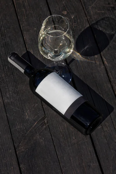 Wine Bottle Glass Standing Wooden Background —  Fotos de Stock
