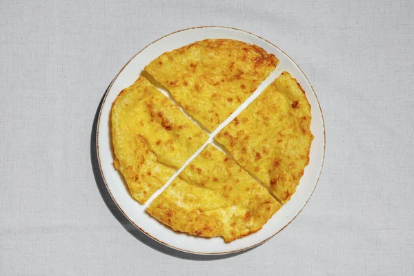 Puff Pastry Khachapuri Suluguni Cheese Khachapuri Food Lies Light Ceramic — Zdjęcie stockowe