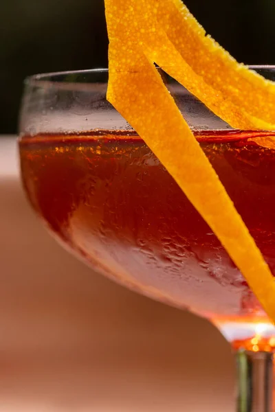 Negroni Cocktail Transparent Glass Orange Zest Glass Wooden Table — ストック写真